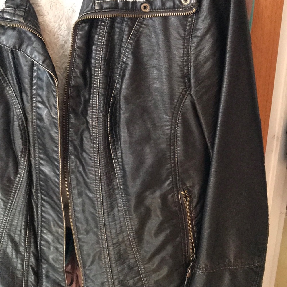 Leather Jacket - Picture 2 of 5